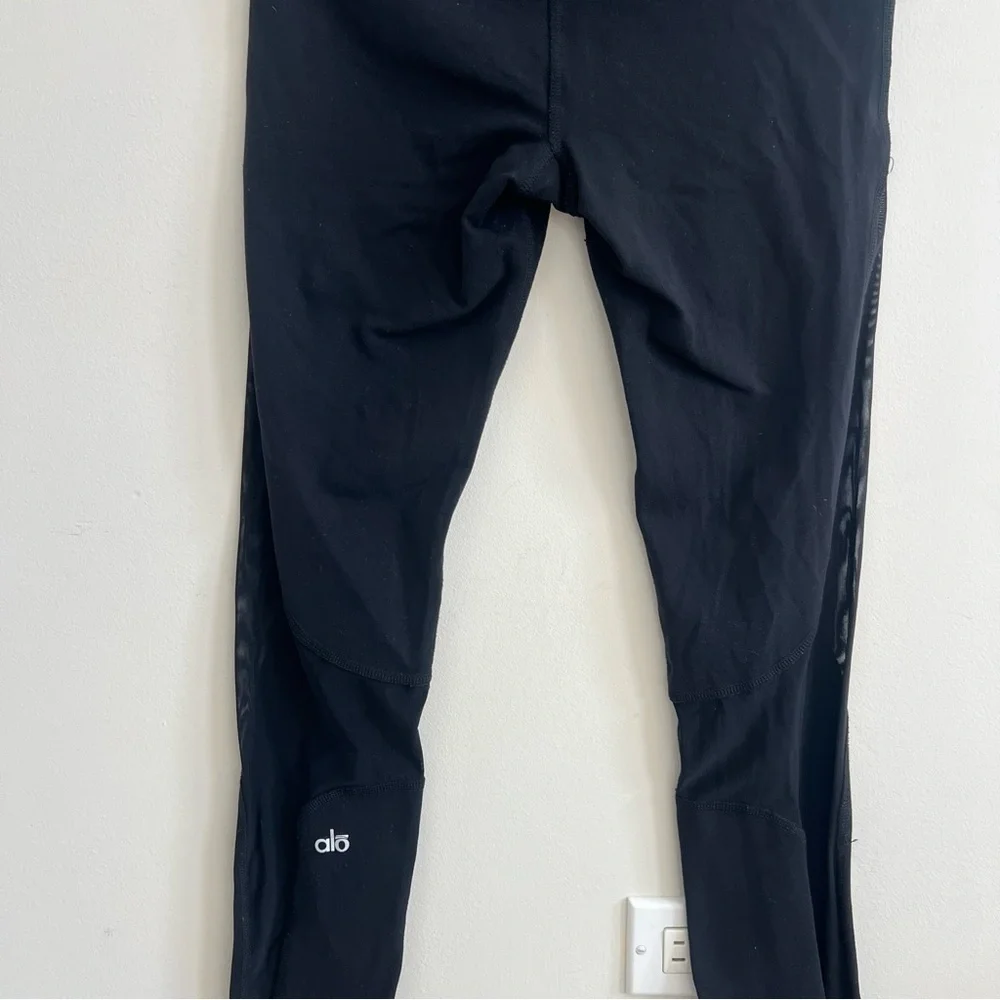 ALO Yoga sleek black
